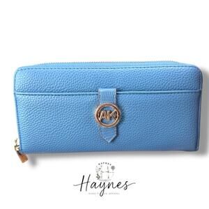❣️5 FOR $25 ❣️ANNE KLEIN | Blue Wallet Gold Accents A lot Of Card Slots Full Zip